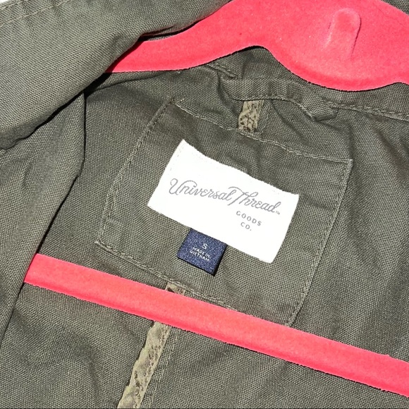 Green Jacket Universal Thread / Target - Picture 3 of 3